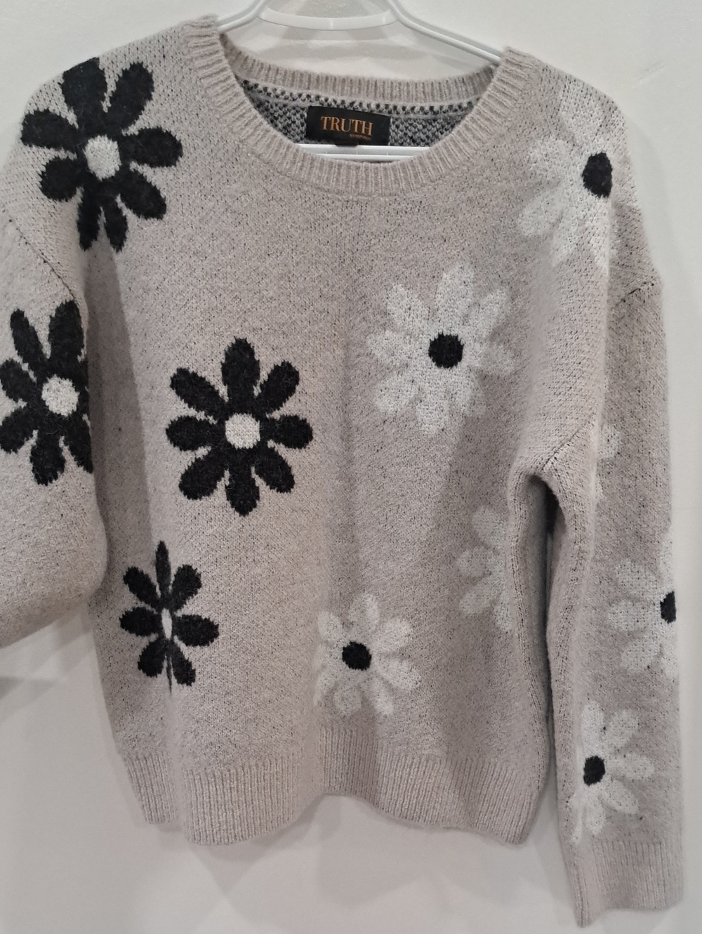 Truth Gray Crewneck Sweater with Black & White Daisy Motif